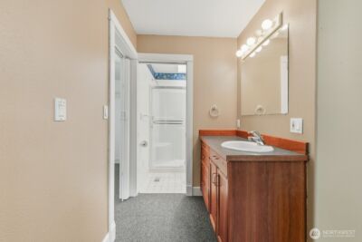 10516 E Riverside Drive , Bothell, WA 98011 - Photo 13