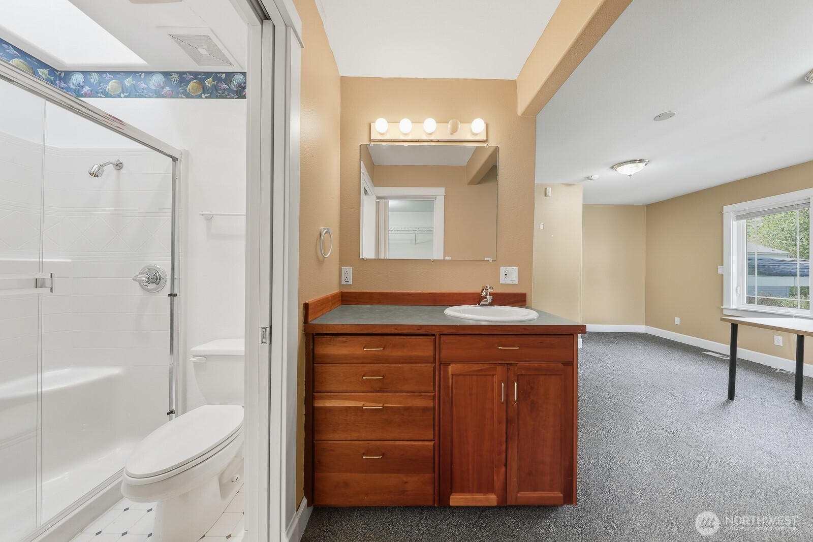 10516 E Riverside Drive , Bothell, WA 98011