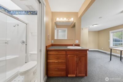 10516 E Riverside Drive , Bothell, WA 98011 - Photo 14
