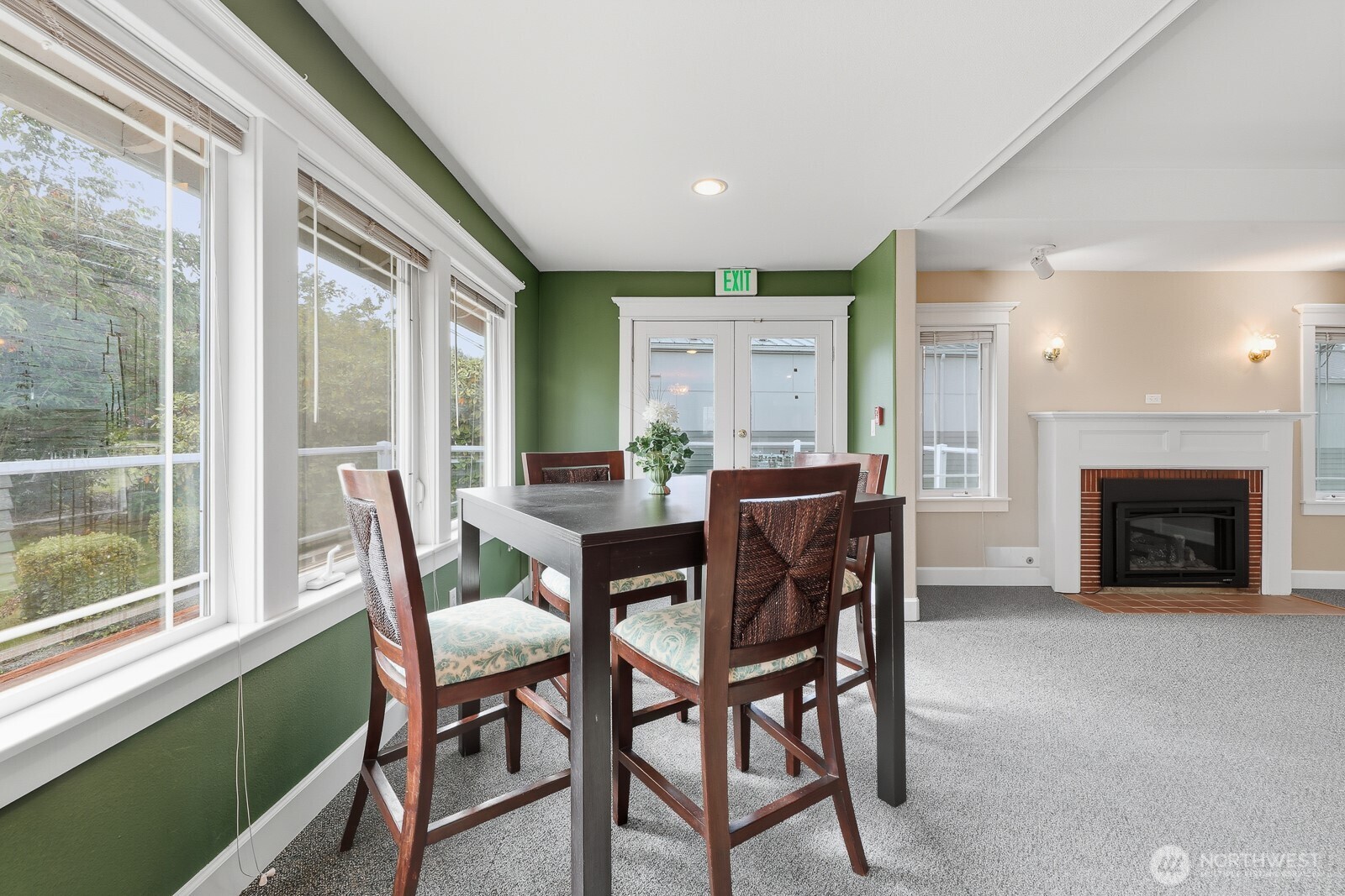10516 E Riverside Drive , Bothell, WA 98011