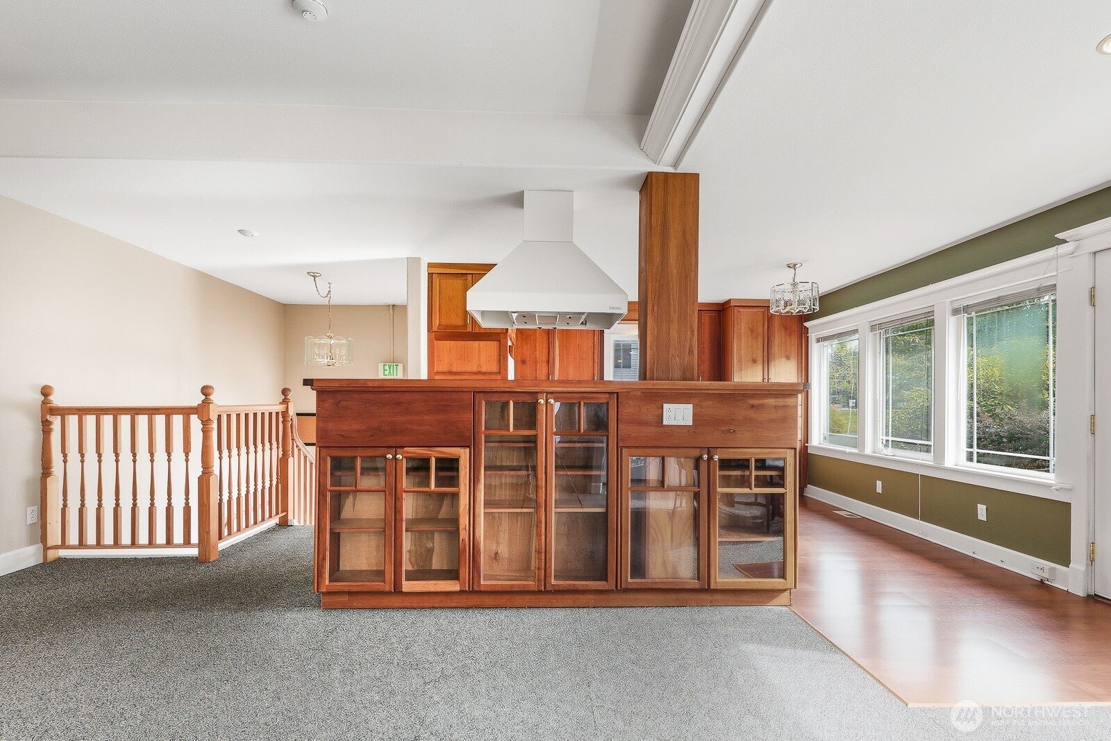 10516 E Riverside Drive , Bothell, WA 98011