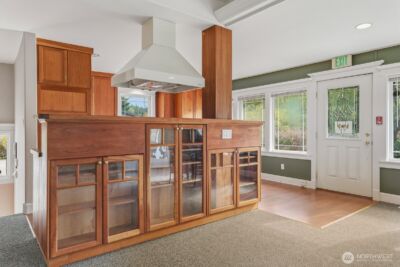 10516 E Riverside Drive , Bothell, WA 98011 - Photo 9