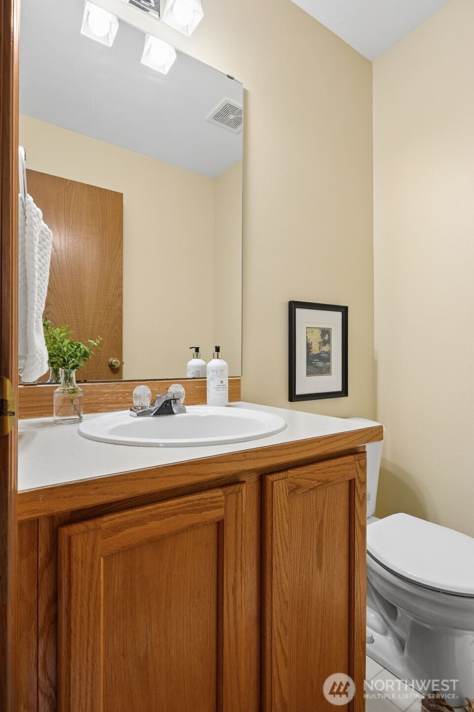 2245 McDonald Avenue , Dupont, WA 98327