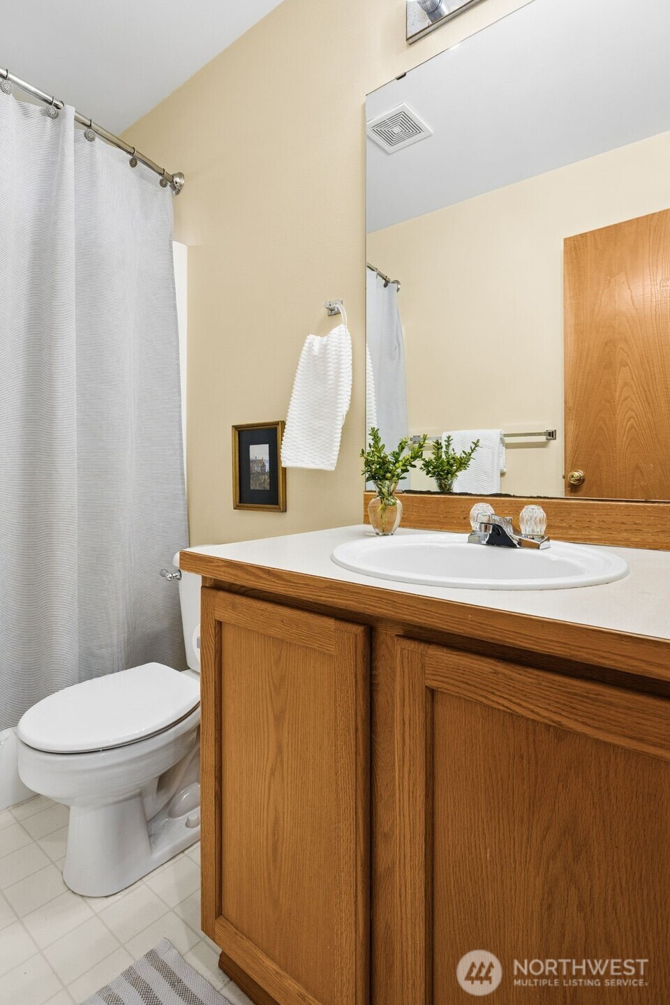 2245 McDonald Avenue , Dupont, WA 98327