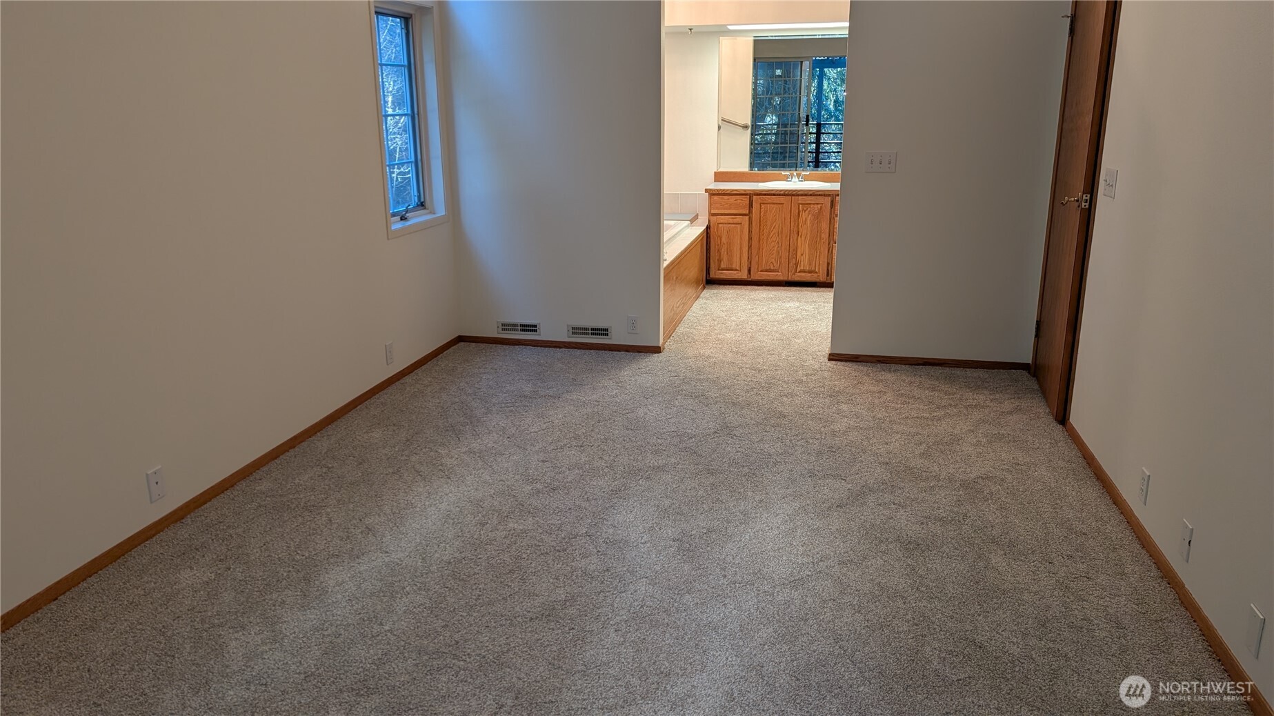 16827 41st Street E, Lake Tapps, WA 98391