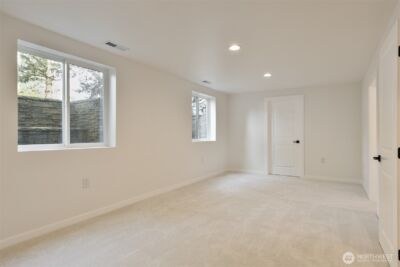 6320 Gregory Street W, University Place, WA 98466 - Photo 13