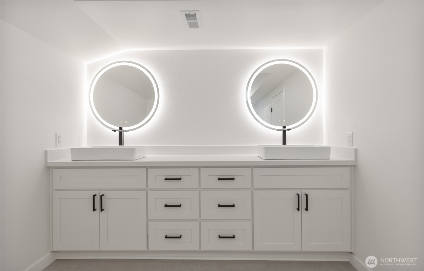 6320 Gregory Street W, University Place, WA 98466