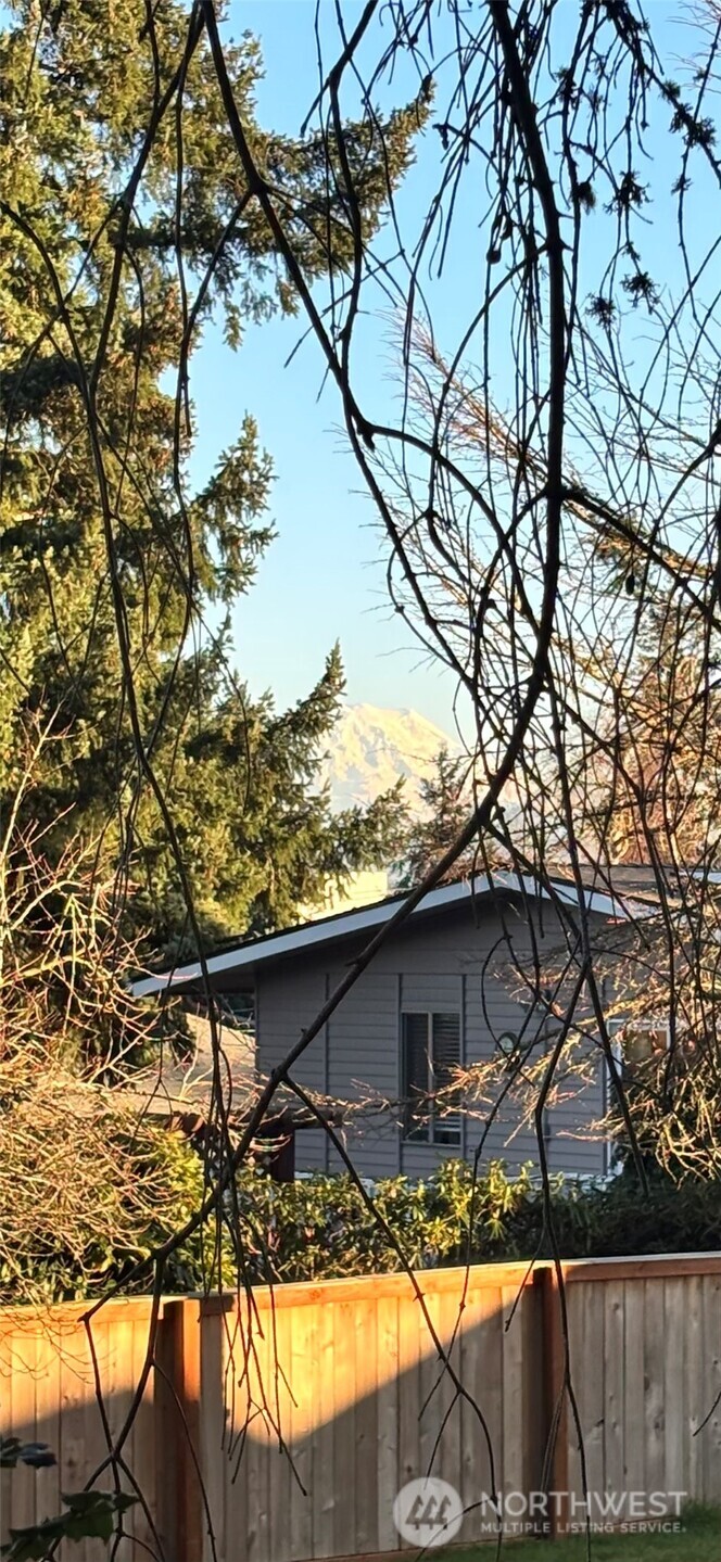 6320 Gregory Street W, University Place, WA 98466