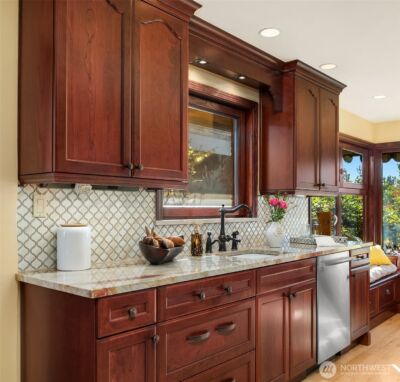 12715 Palatine Avenue N, Seattle, WA 98133 - Photo 11