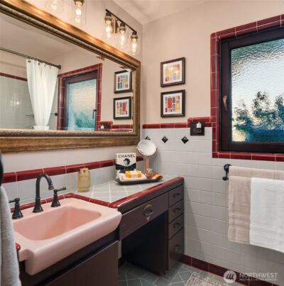 12715 Palatine Avenue N, Seattle, WA 98133 - Photo 18