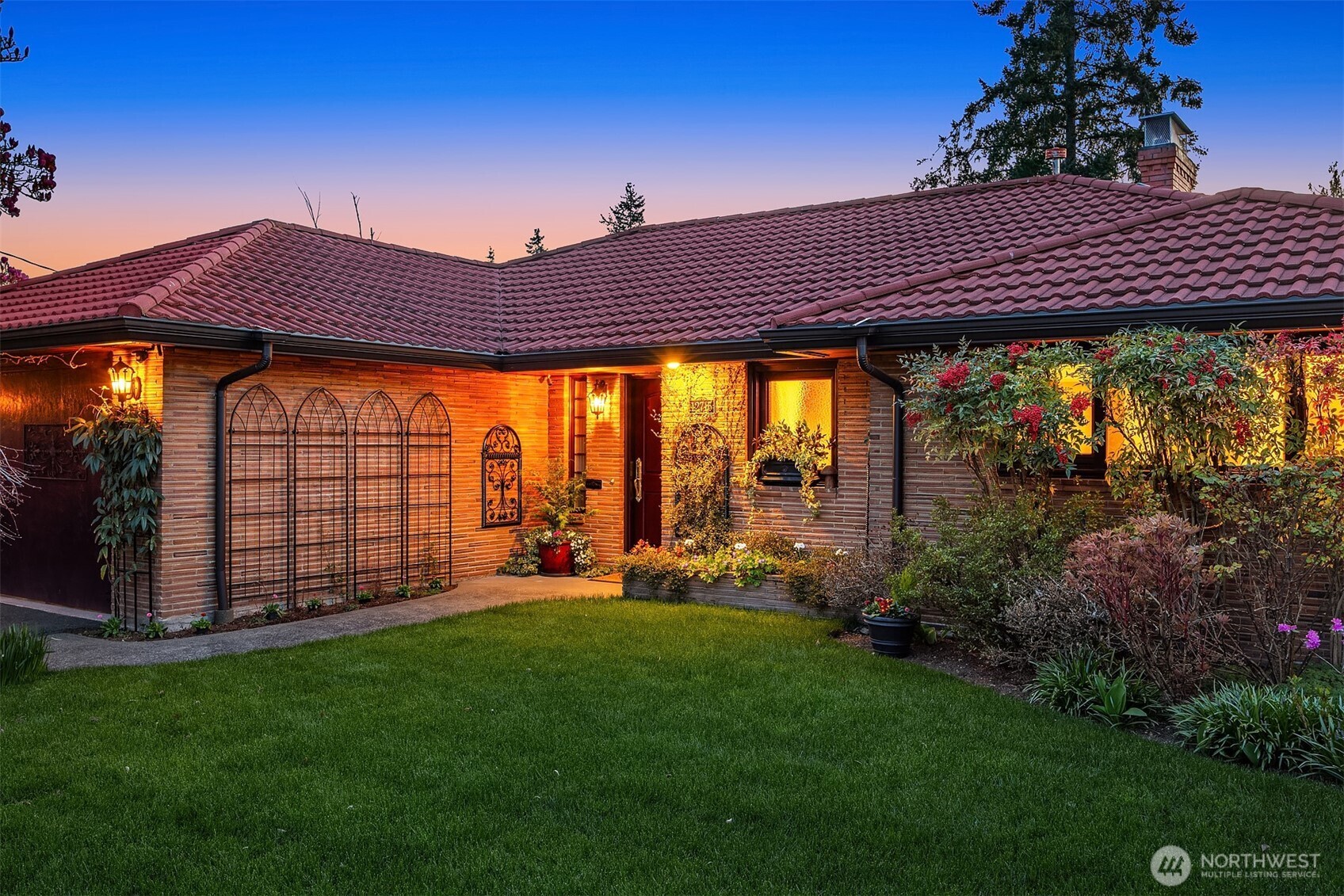 12715 Palatine Avenue N, Seattle, WA 98133