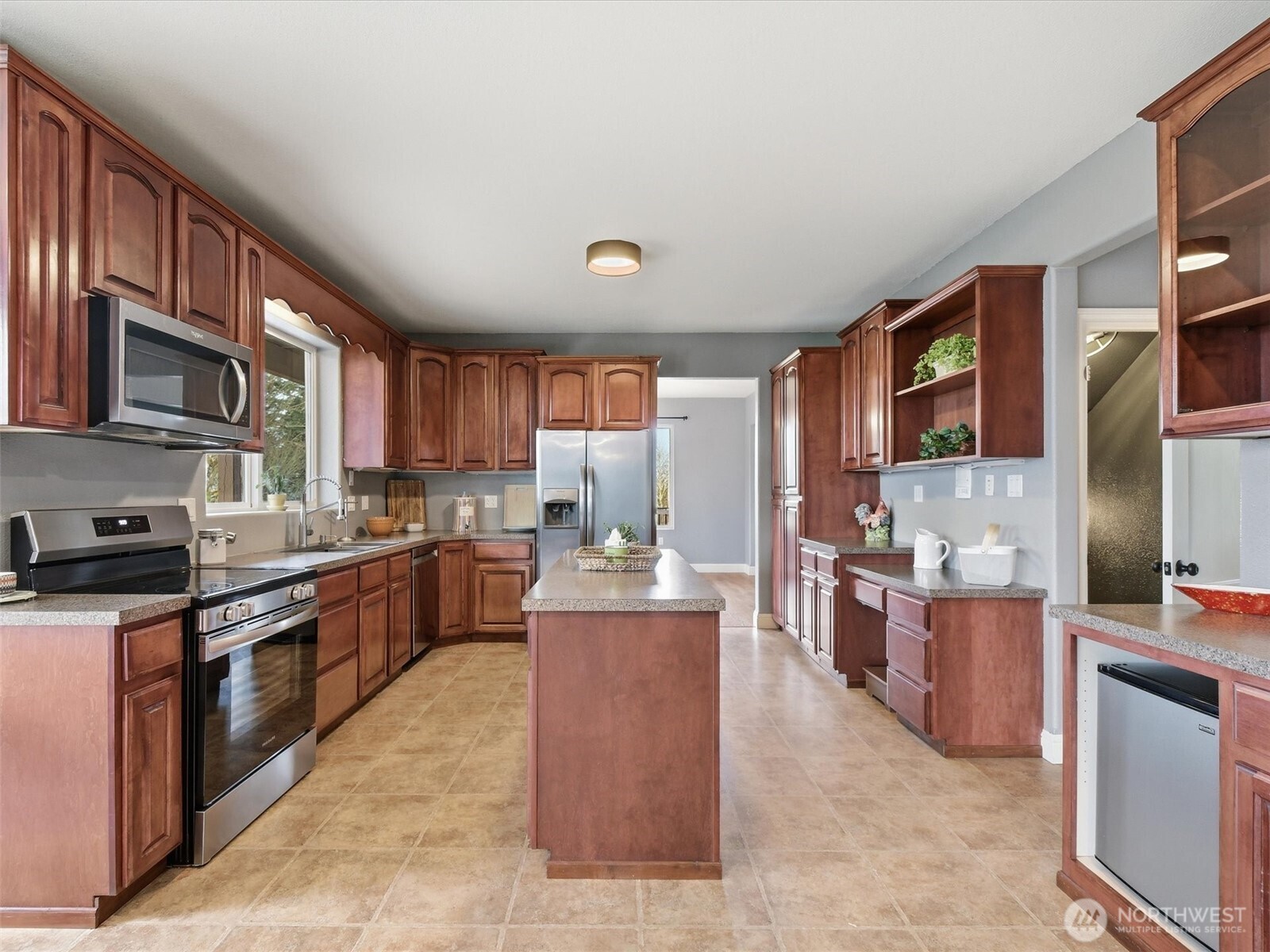 195 Rockwood Road , Kalama, WA 98625