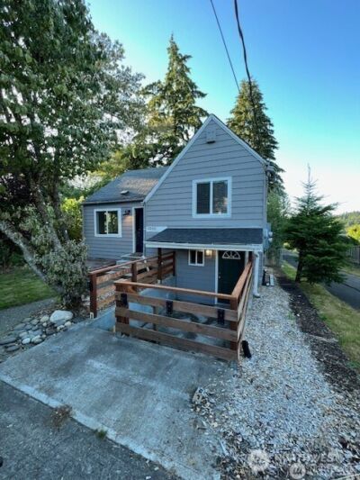 1448 17th Street , Bremerton, WA 98337-1372