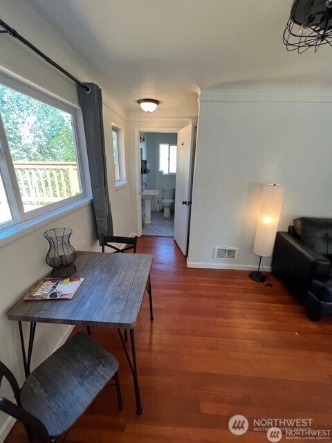 1448 17th Street , Bremerton, WA 98337-1372