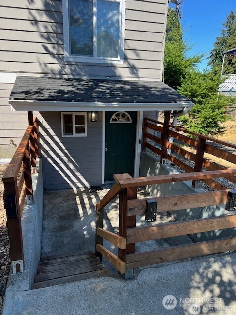 1448 17th Street , Bremerton, WA 98337-1372