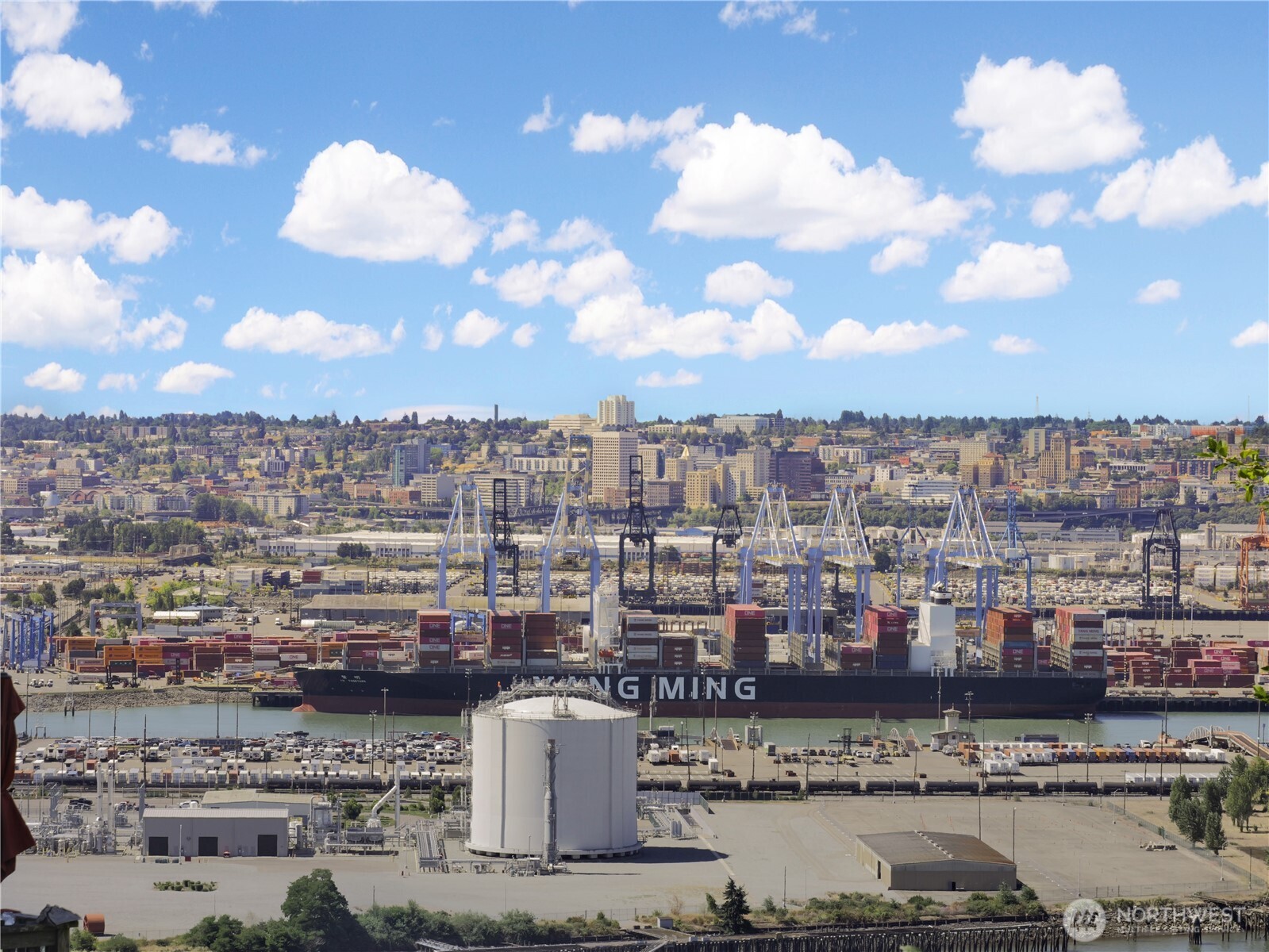 2910 44th Avenue NE, Tacoma, WA 98422