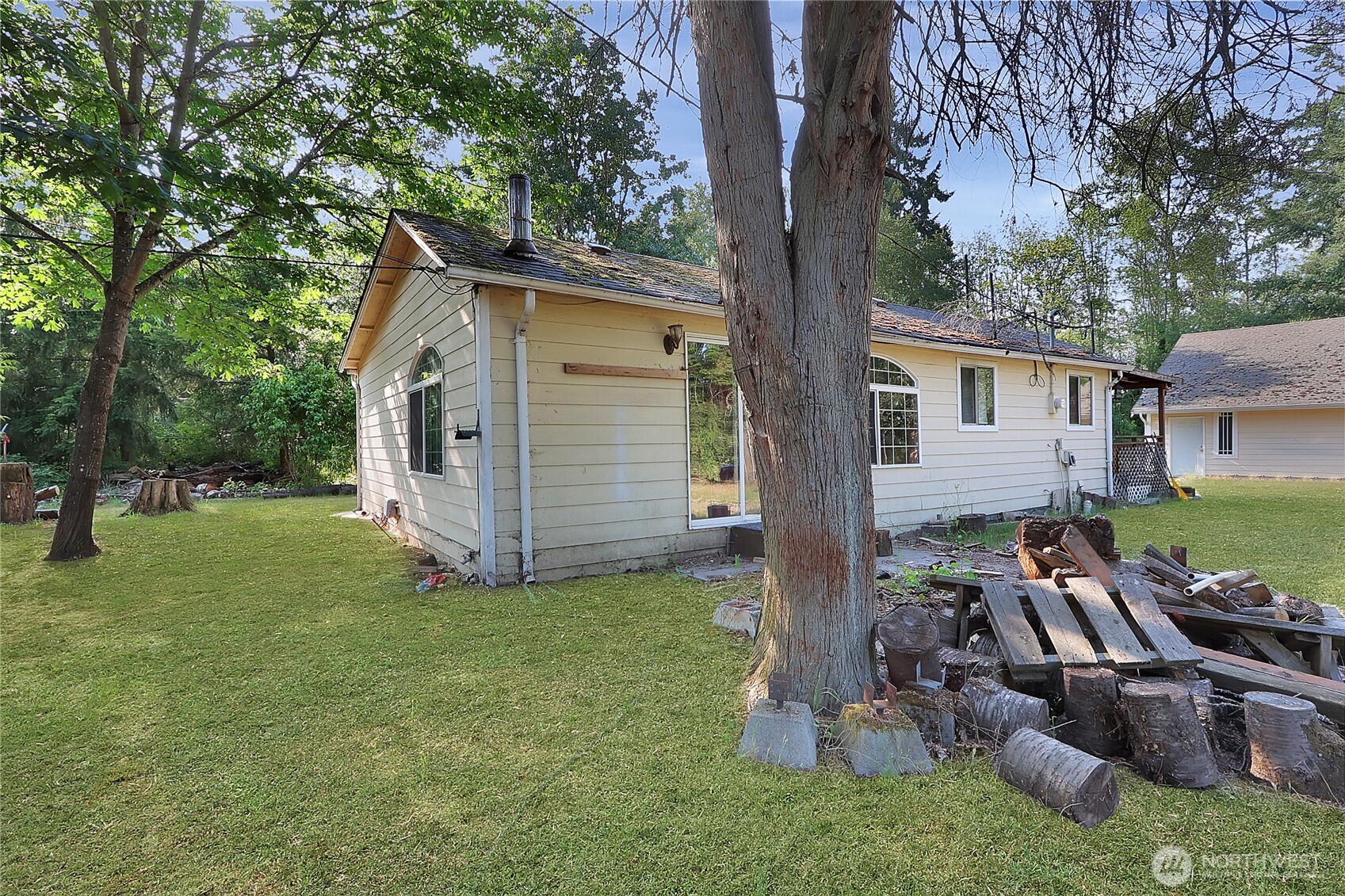 514 Huggins Greig Road S, Roy, WA 98580