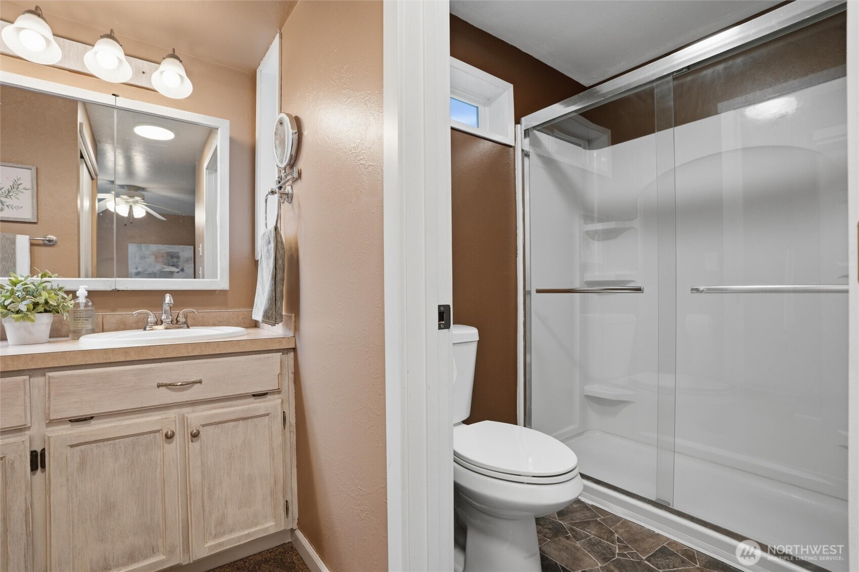 19855 Stavanger Loop NE, Poulsbo, WA 98370