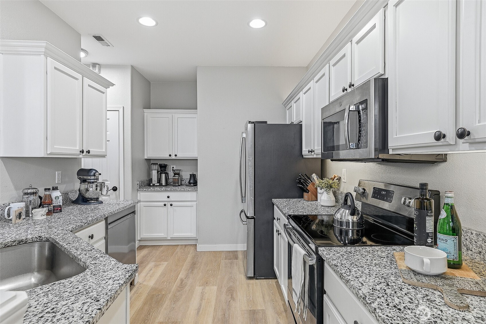 3200 SE 12th Street #1043, Renton, WA 98058-3888