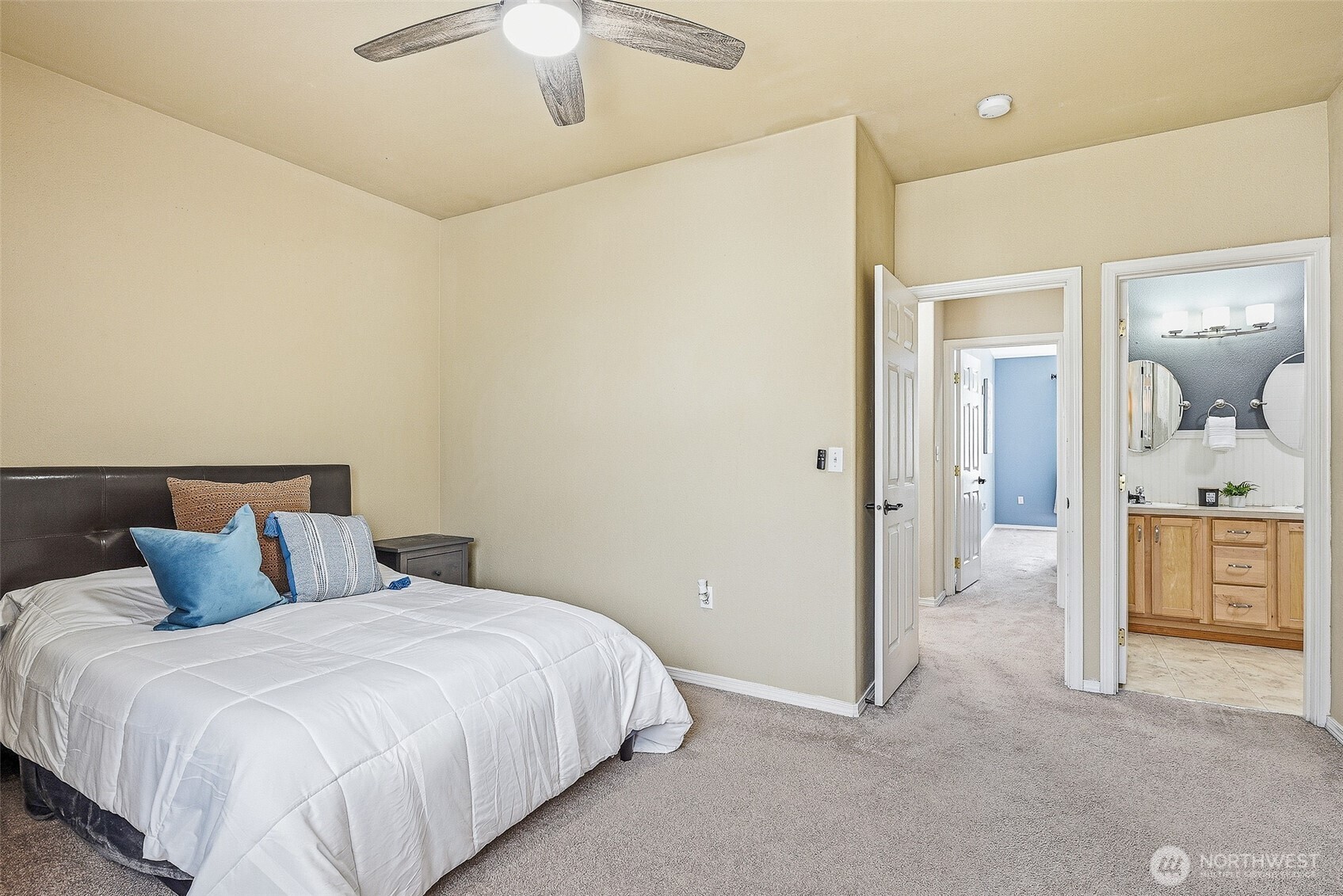 3200 SE 12th Street #1043, Renton, WA 98058-3888