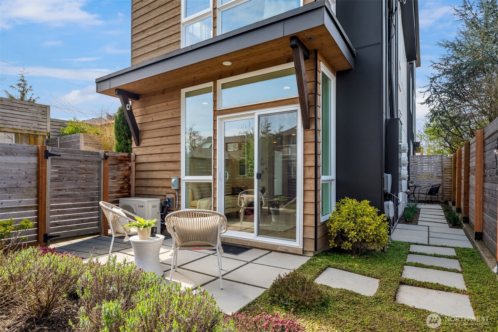 6710 36th Avenue SW #B, Seattle, WA 98126