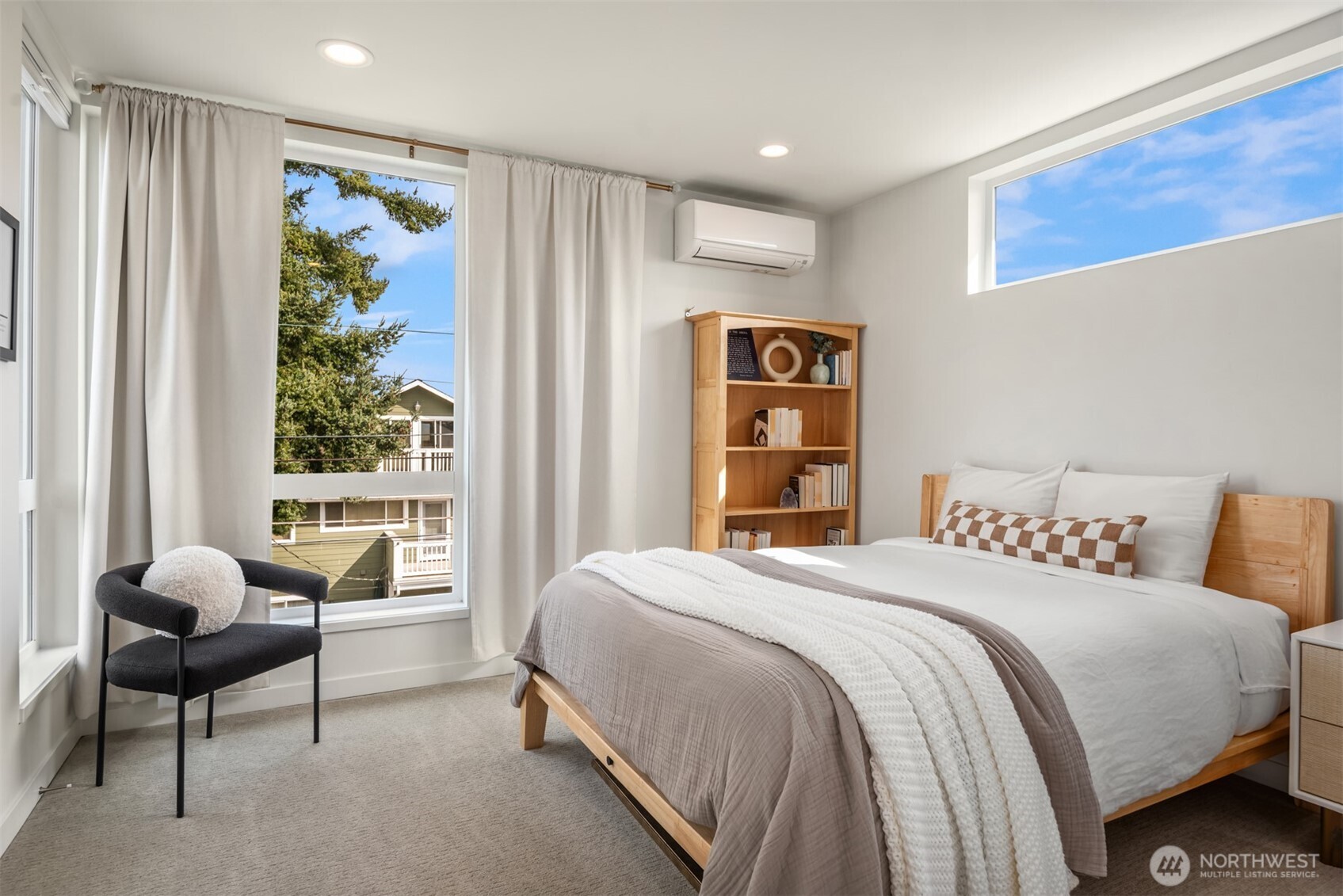 6710 36th Avenue SW #B, Seattle, WA 98126