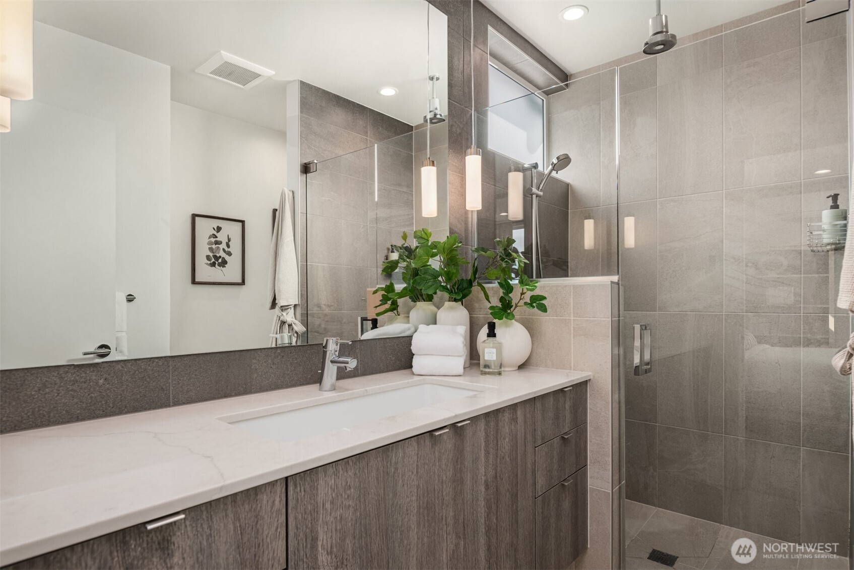 6710 36th Avenue SW #B, Seattle, WA 98126