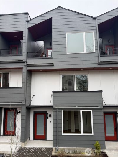 6945 42nd Avenue S, Seattle, WA 98118