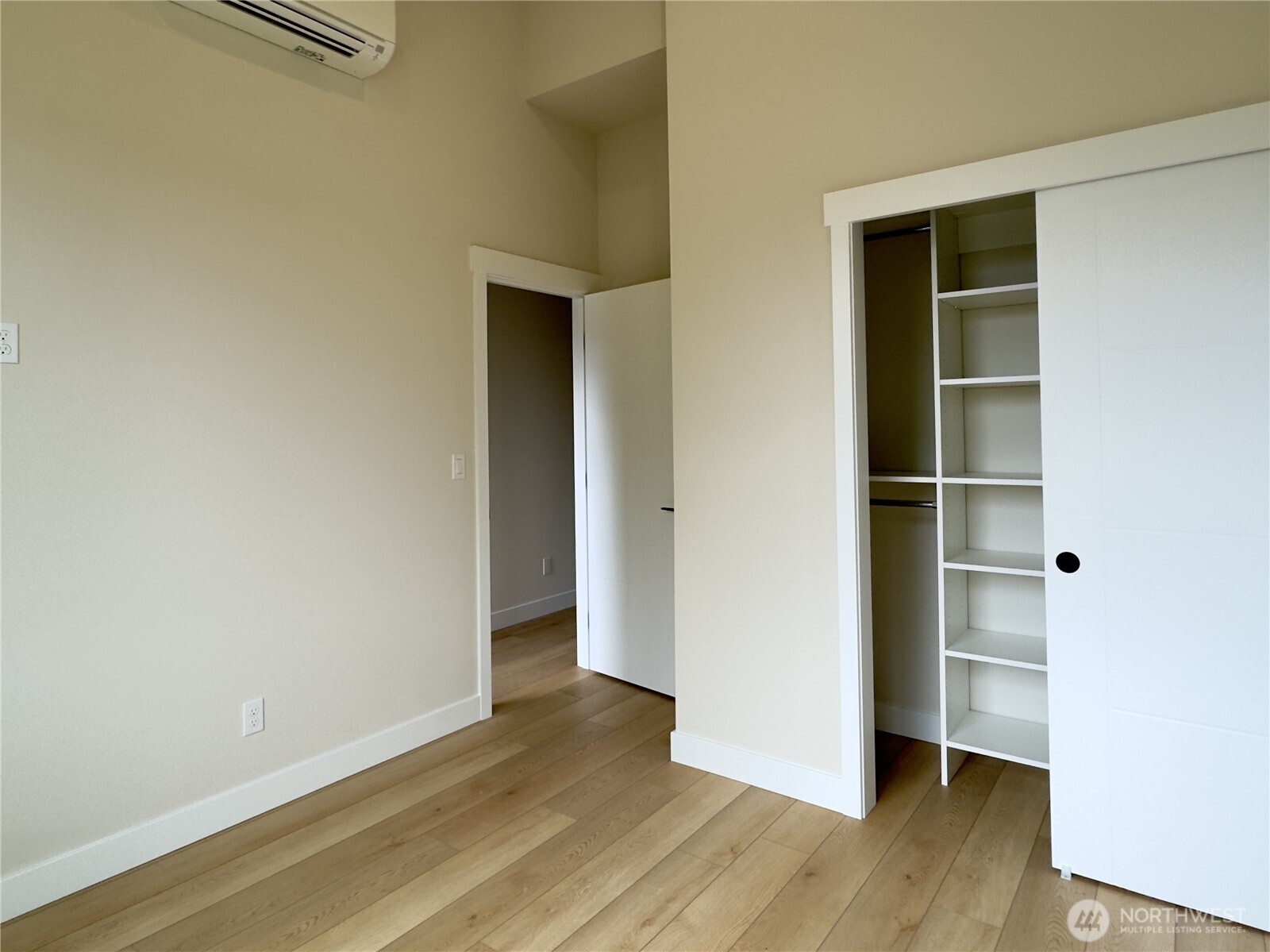 6945 42nd Avenue S, Seattle, WA 98118