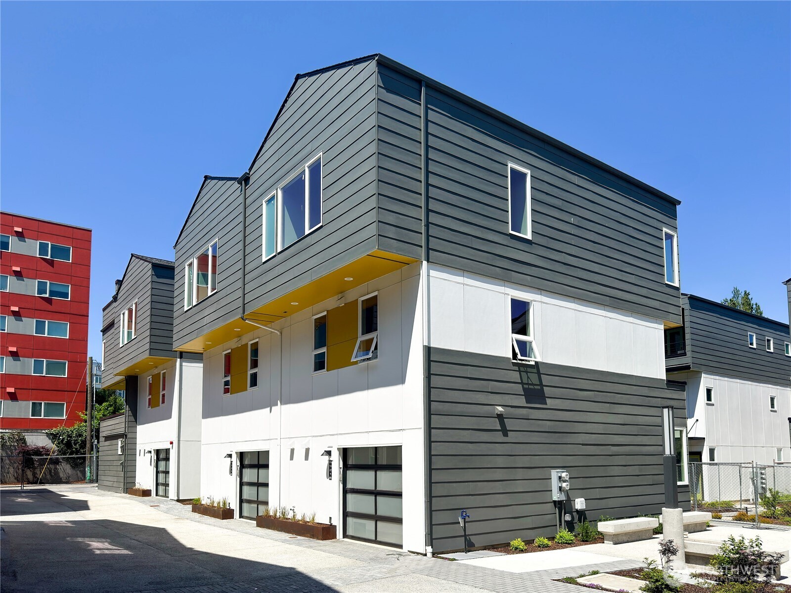 6945 42nd Avenue S, Seattle, WA 98118