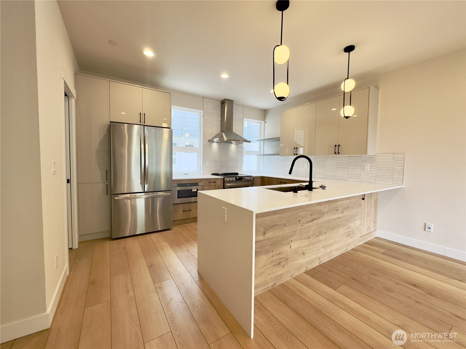 6945 42nd Avenue S, Seattle, WA 98118