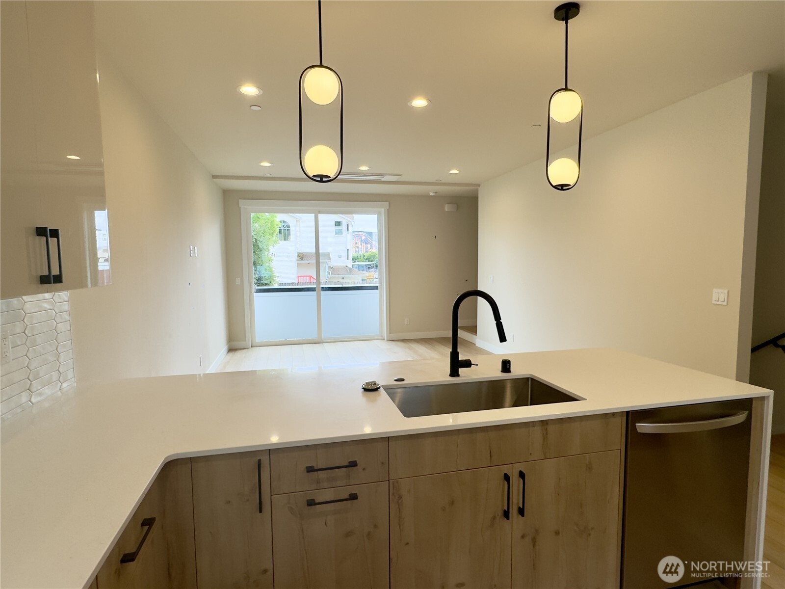 6945 42nd Avenue S, Seattle, WA 98118