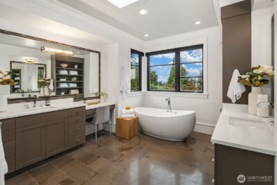 9036 NE 26th Street , Clyde Hill, WA 98004-1641 - Photo 18