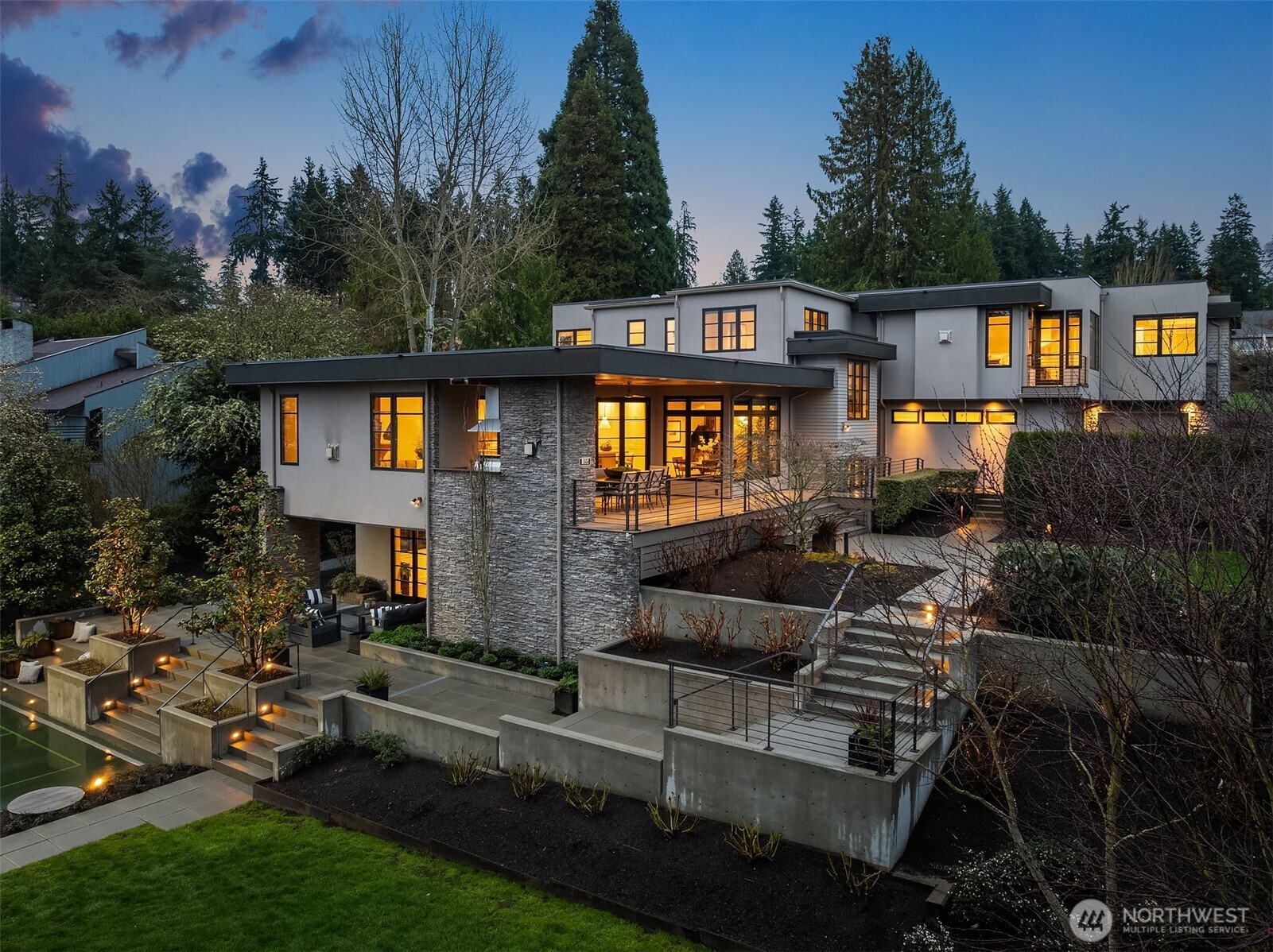 9036 NE 26th Street , Clyde Hill, WA 98004-1641