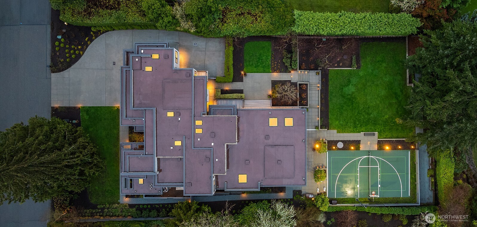 9036 NE 26th Street , Clyde Hill, WA 98004-1641