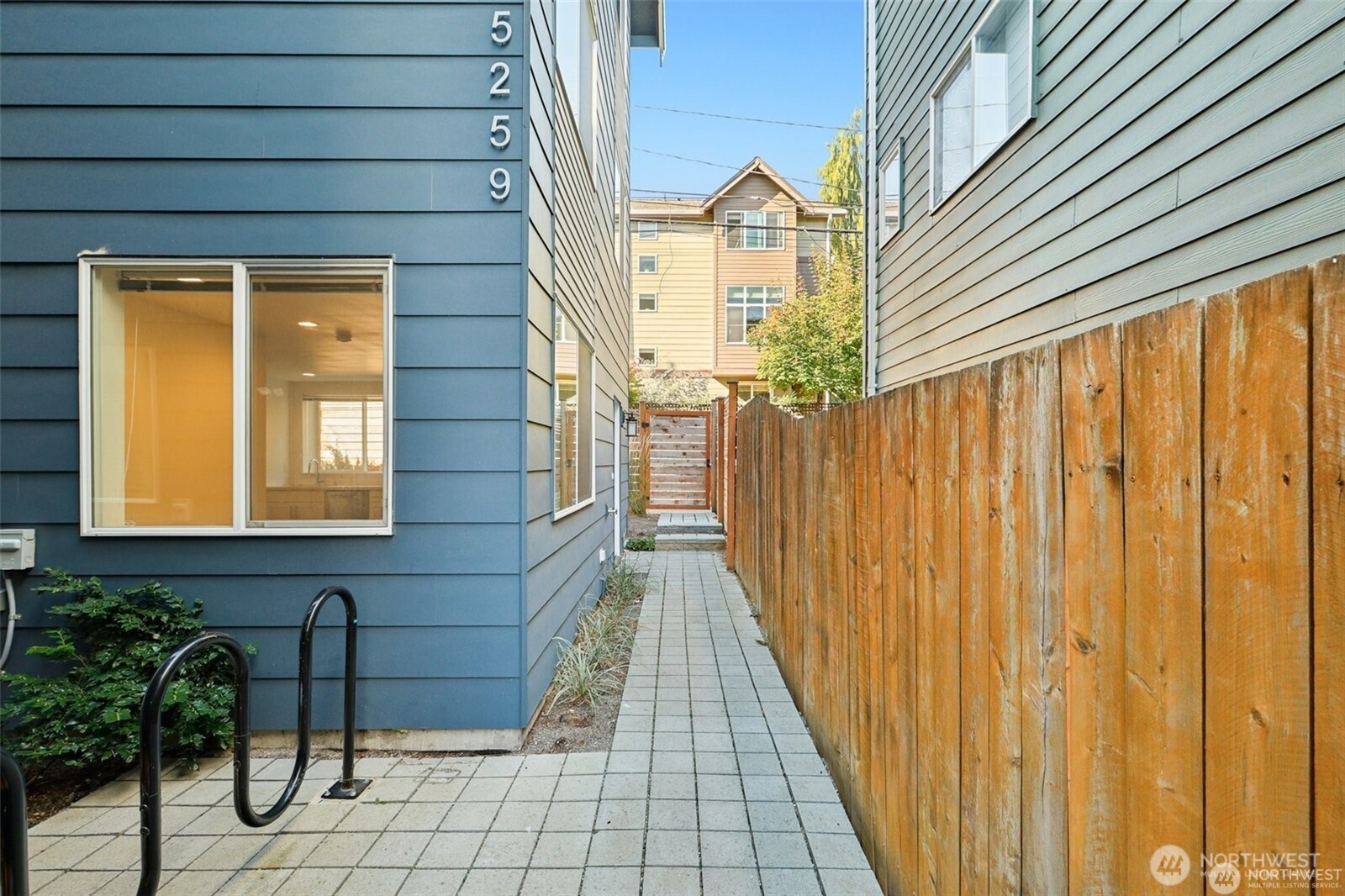 5257 Brooklyn Avenue NE, Seattle, WA 98105