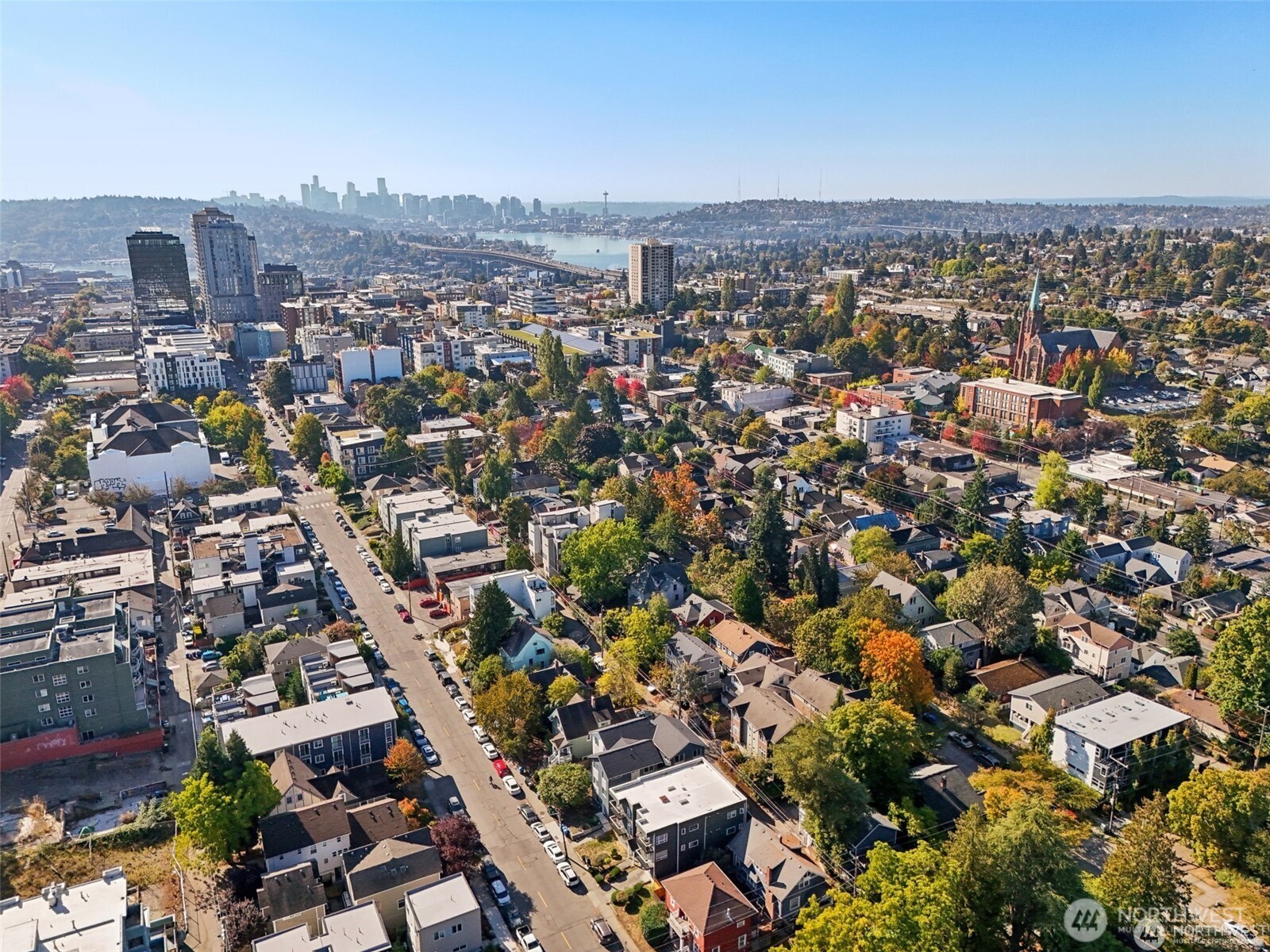 5257 Brooklyn Avenue NE, Seattle, WA 98105