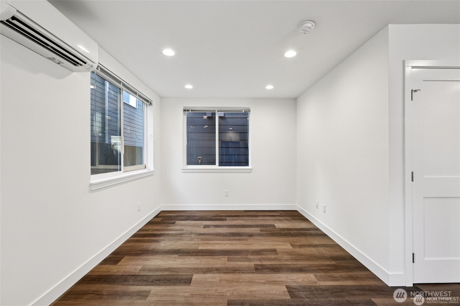 5257 Brooklyn Avenue NE, Seattle, WA 98105