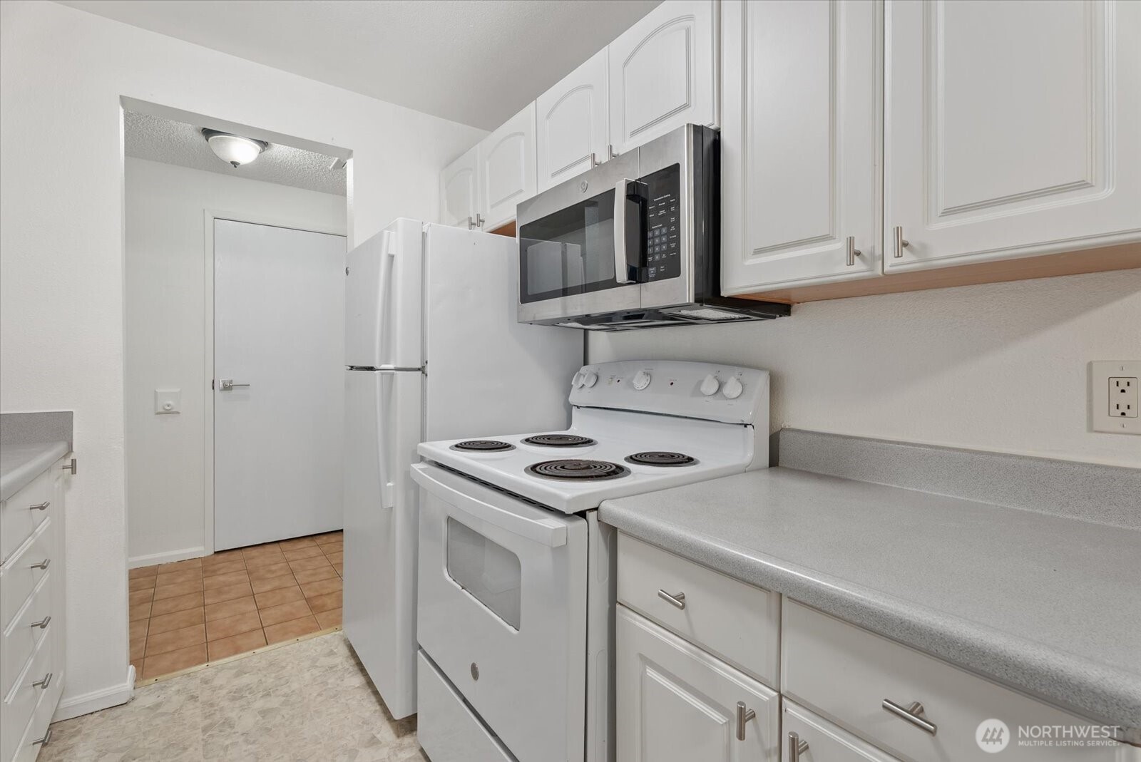 14130 SE 17 Place #C3, Bellevue, WA 98007