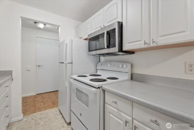 14130 SE 17 Place #C3, Bellevue, WA 98007 - Photo 6