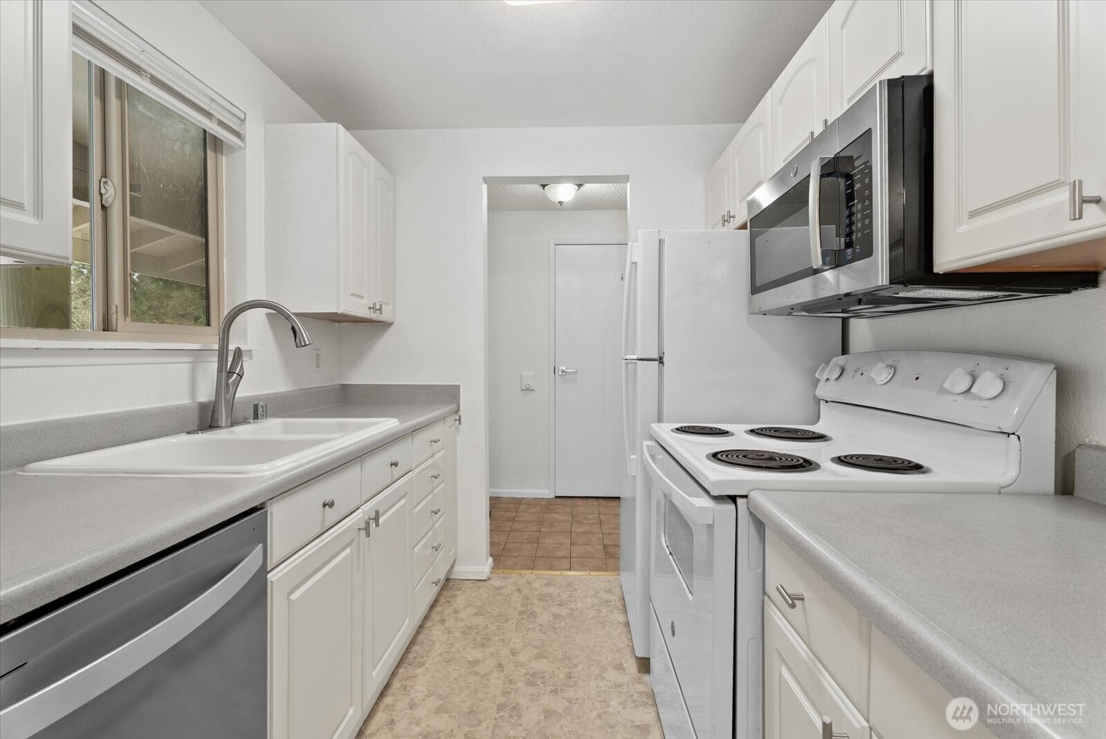 14130 SE 17 Place #C3, Bellevue, WA 98007