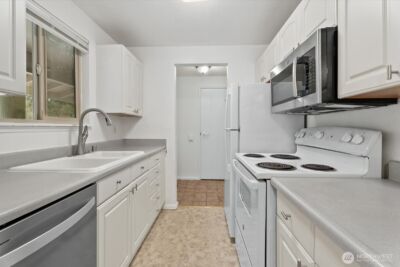 14130 SE 17 Place #C3, Bellevue, WA 98007 - Photo 7