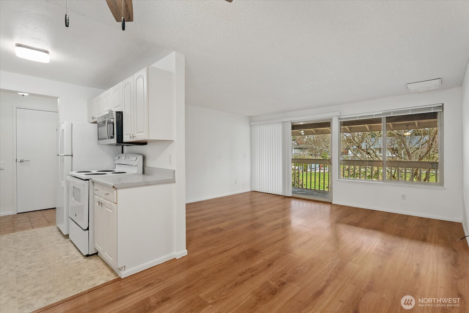 14130 SE 17 Place #C3, Bellevue, WA 98007