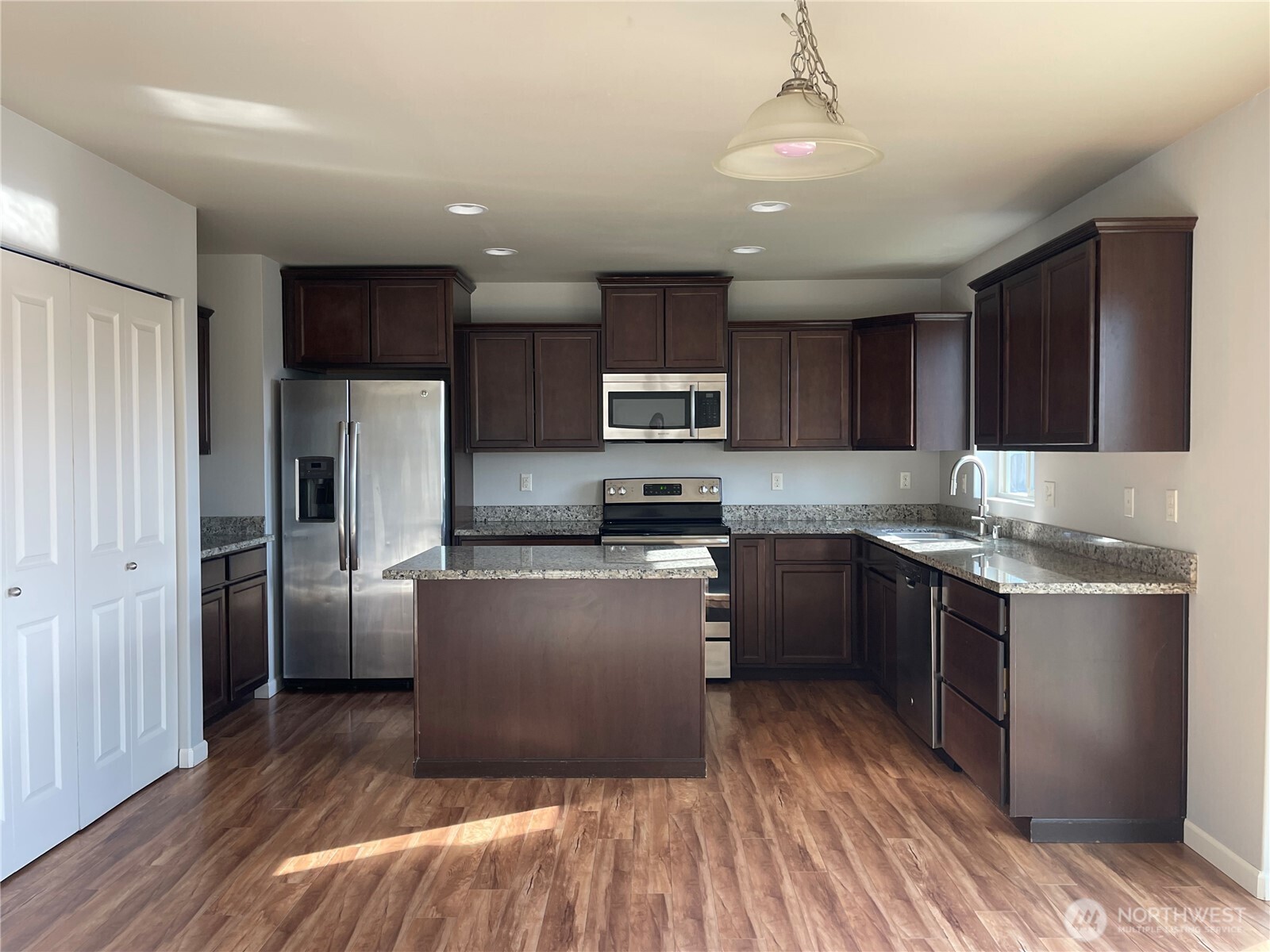 2314 SE Kelby Circle , Port Orchard, WA 98366