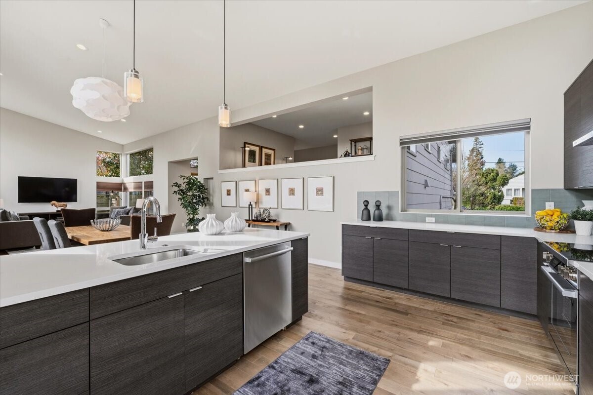 711 N 97th Street , Seattle, WA 98103