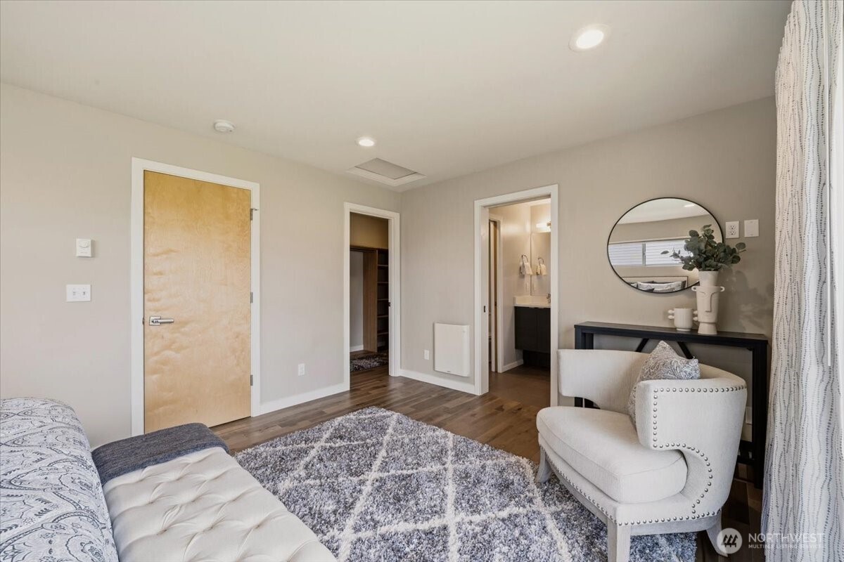 711 N 97th Street , Seattle, WA 98103