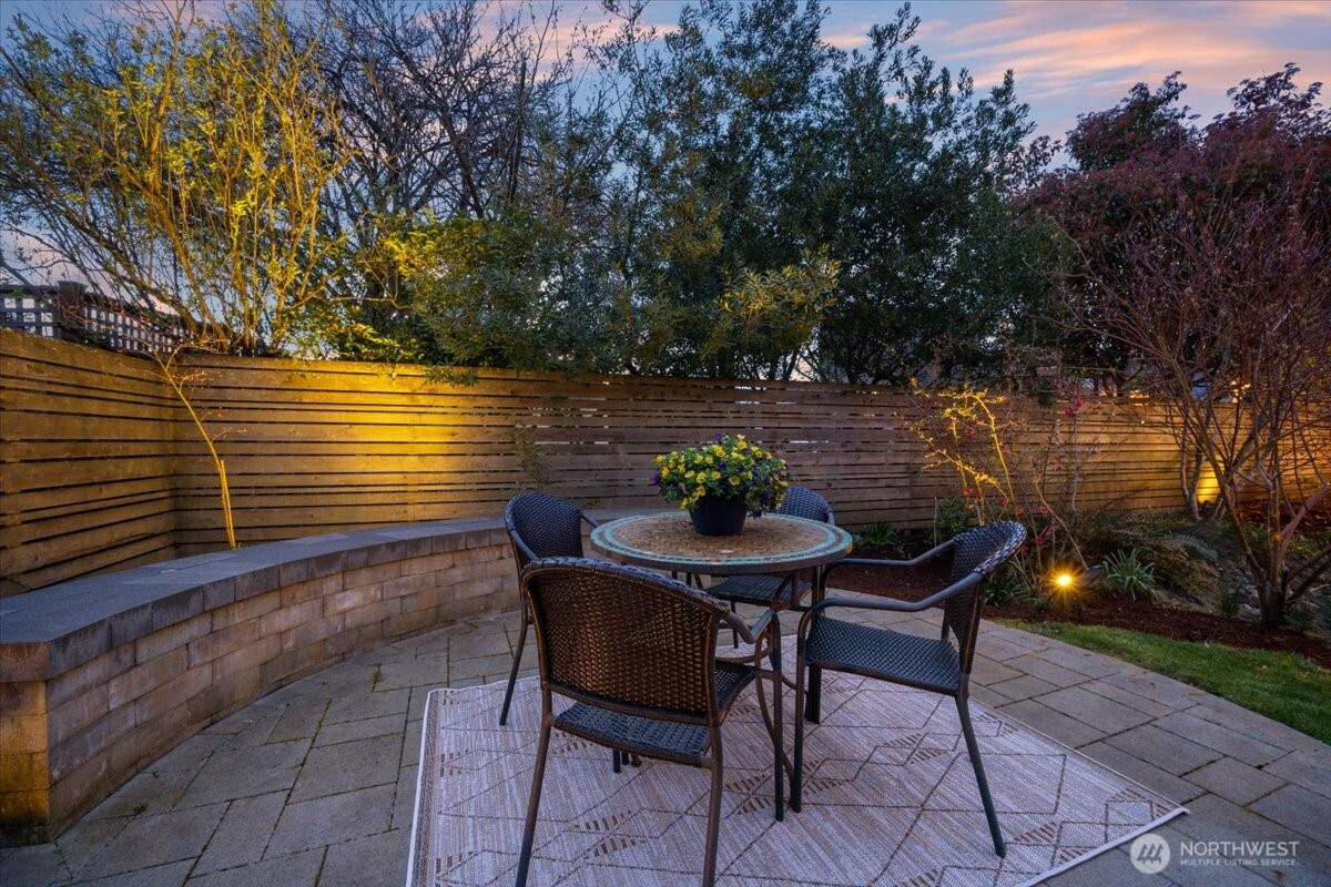 711 N 97th Street , Seattle, WA 98103