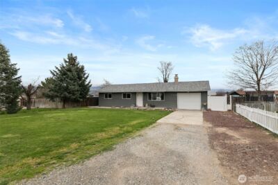 1229 Malaga Avenue , Wenatchee, WA 98801 - Photo 2