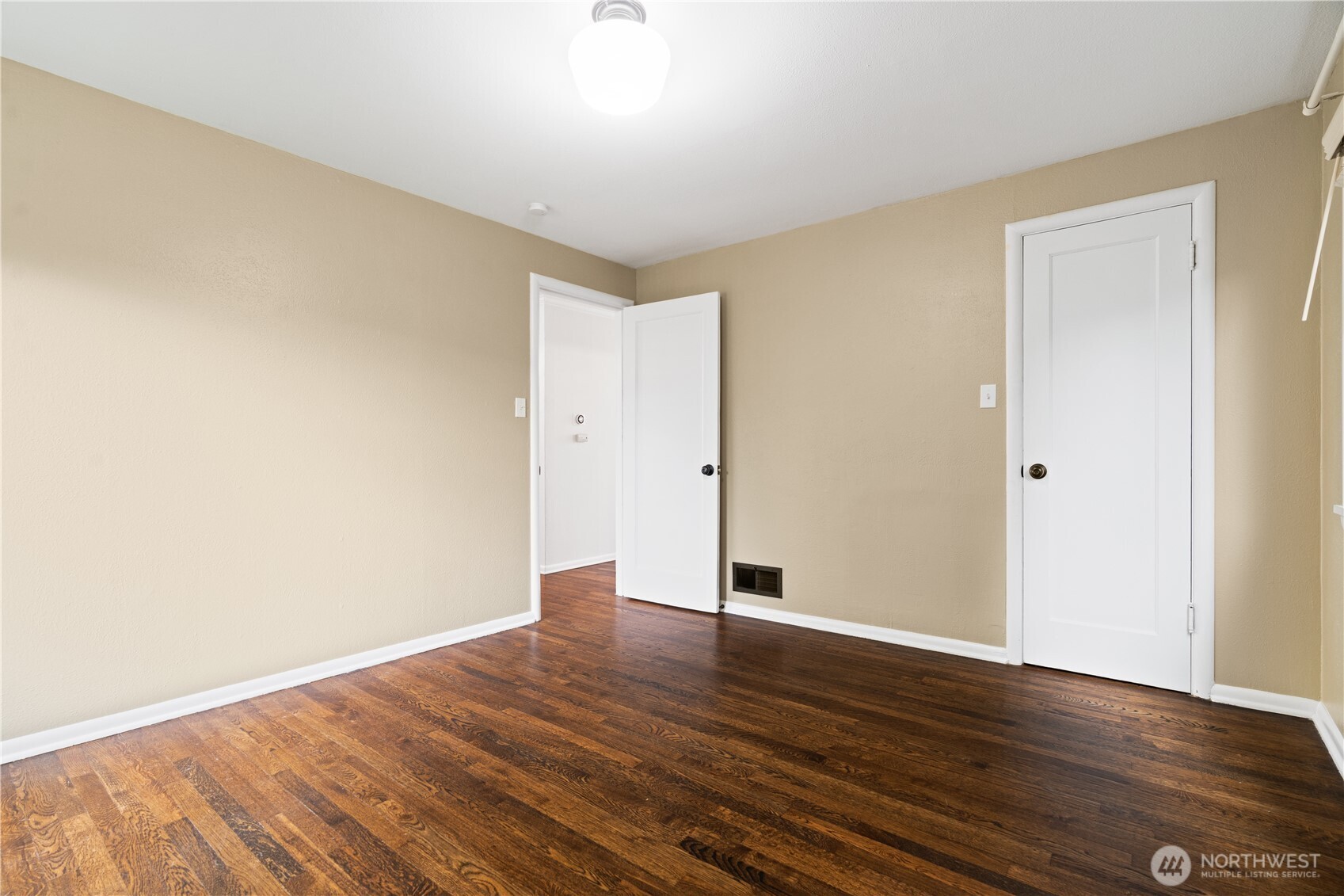 6630 S Warner Street , Tacoma, WA 98409