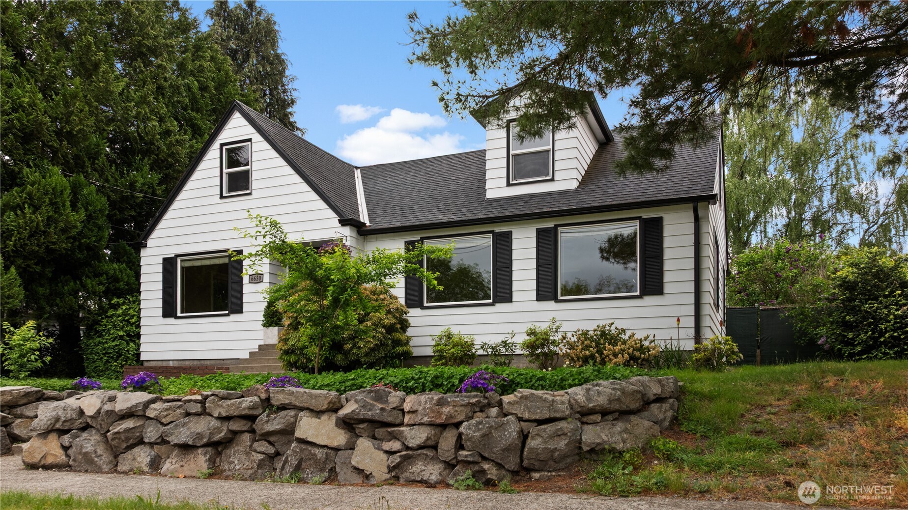 6630 S Warner Street , Tacoma, WA 98409